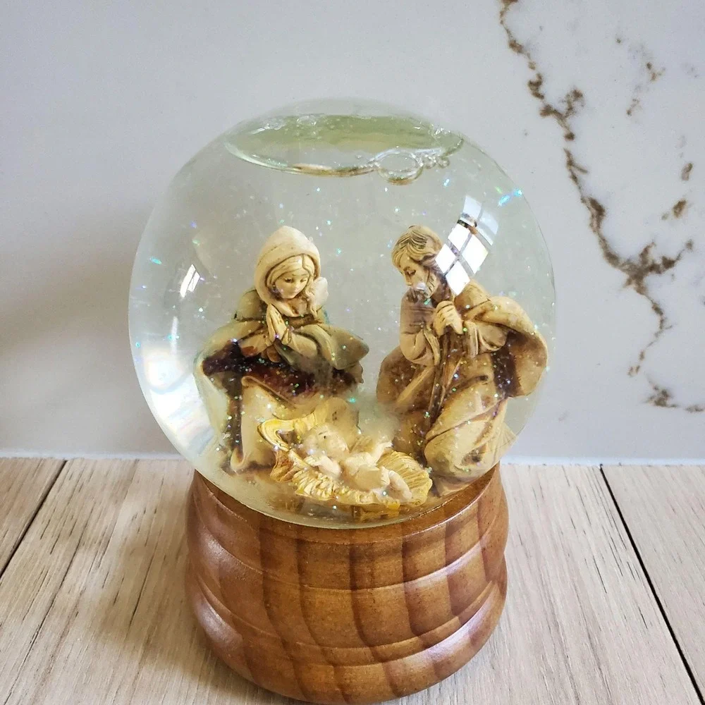 Christmas Nativity Snow Globe Musical Brown Wood Base Glitter Traditional Decor